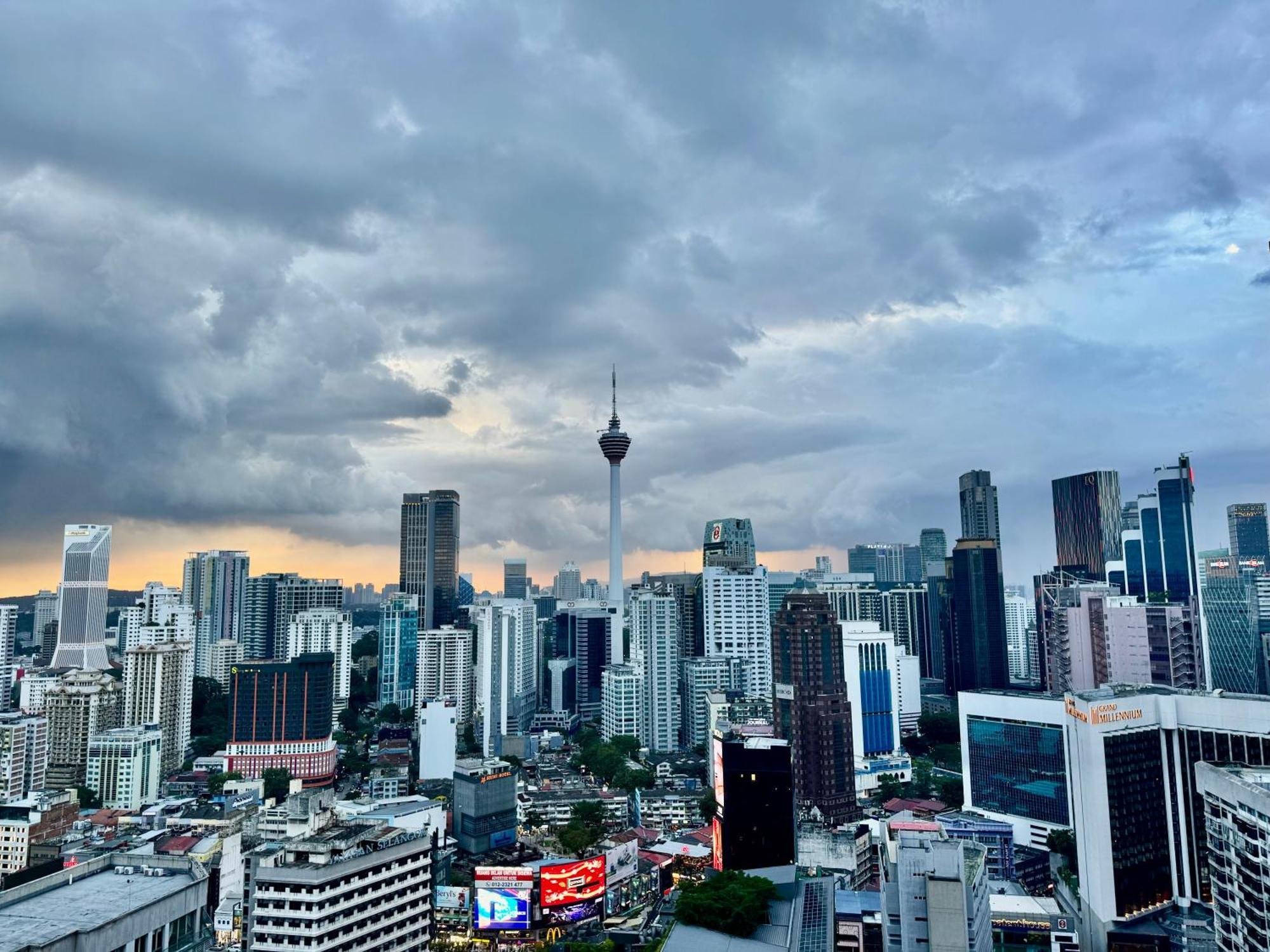 Klcc Suites At Axon By Skypool Kuala Lumpur Exterior foto